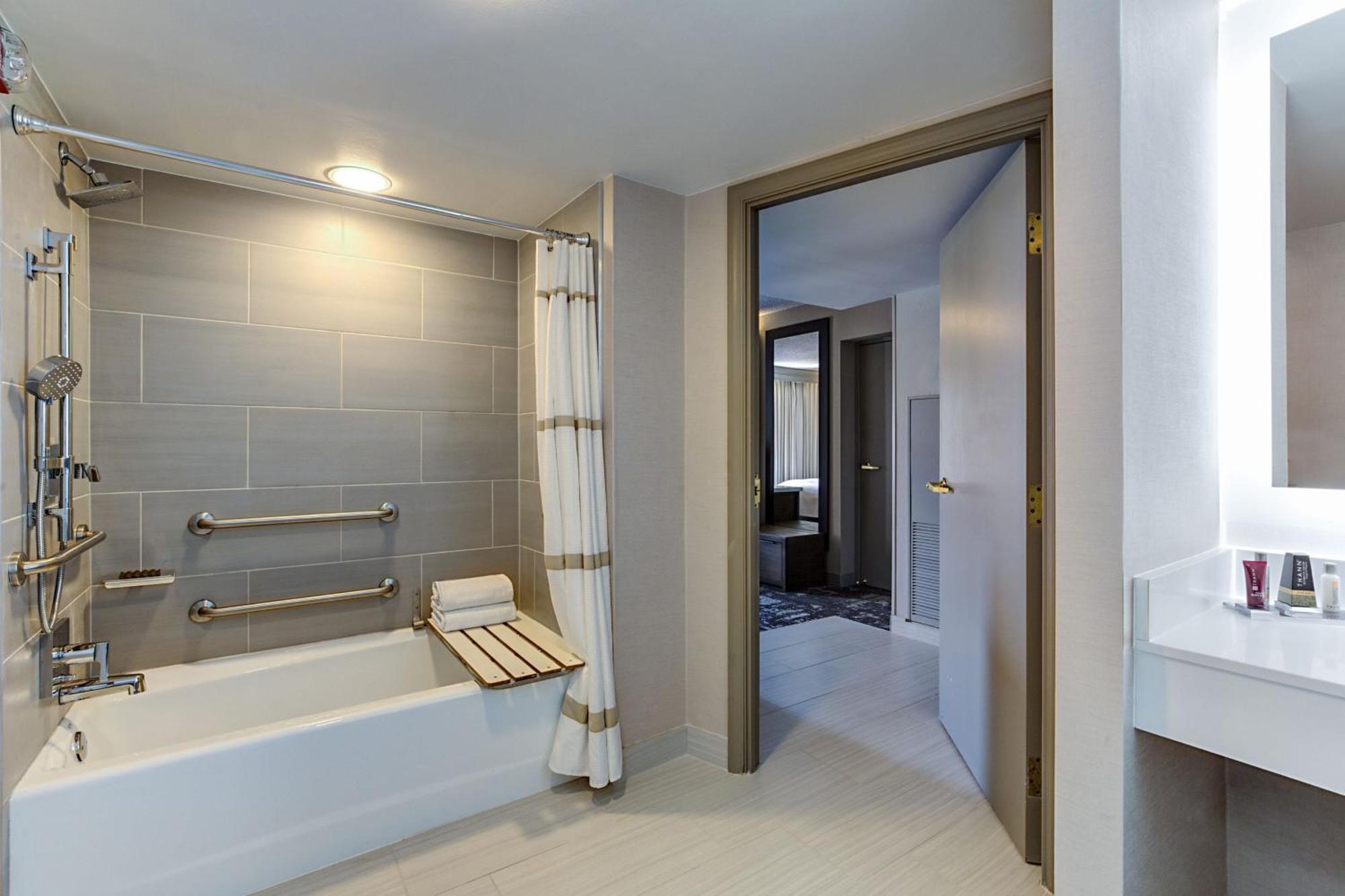 Marriott Dallas Las Colinas Irving Exterior photo